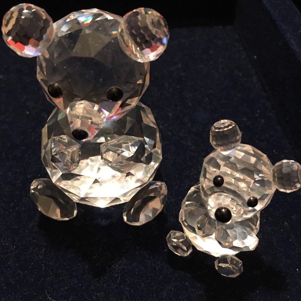 Swarovski crystal small sitting bear